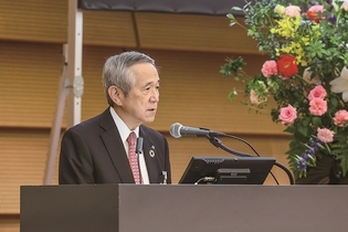 Opening address by President Yoshio Hosokawa.